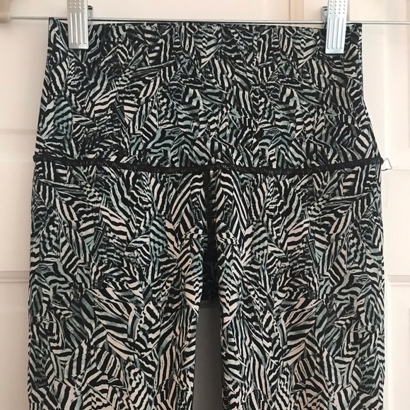 Lululemon Wunder Under High Rise Legging - Picture 4 of 6